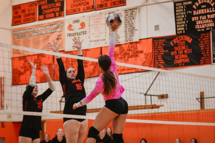 Fredonia sweeps Dunkirk